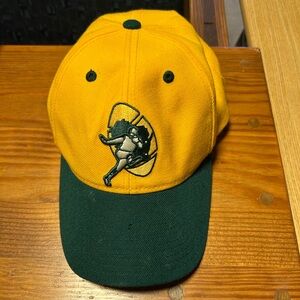 Vintage NFL Green bay Packers Yellow And Green Adjustable Strap Back hat.